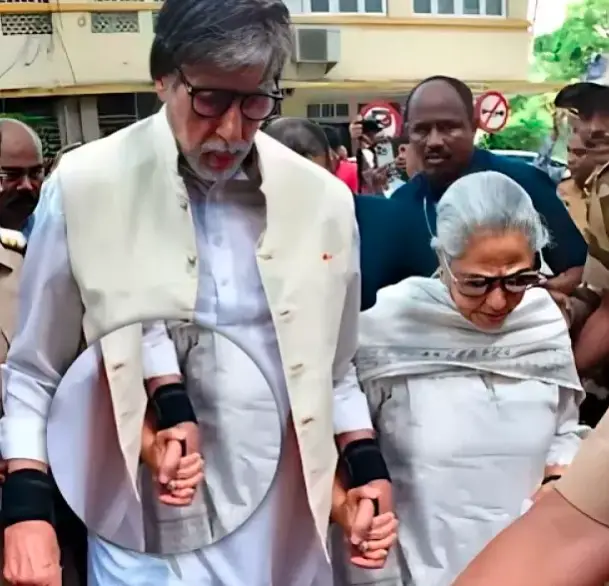 Amitabh Bachan with his wife Jaya Bachan