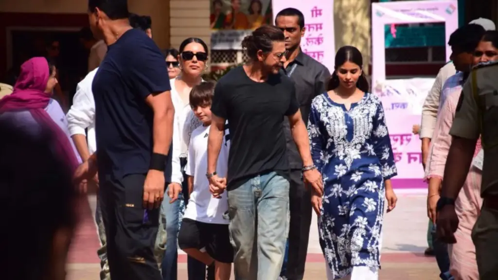 SRK with his Family